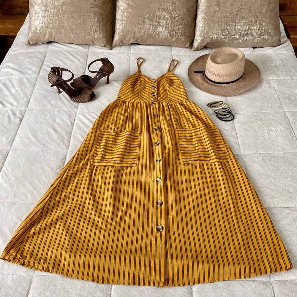 ✨Spaghetti Strap Button Down Dress w/ Pockets!